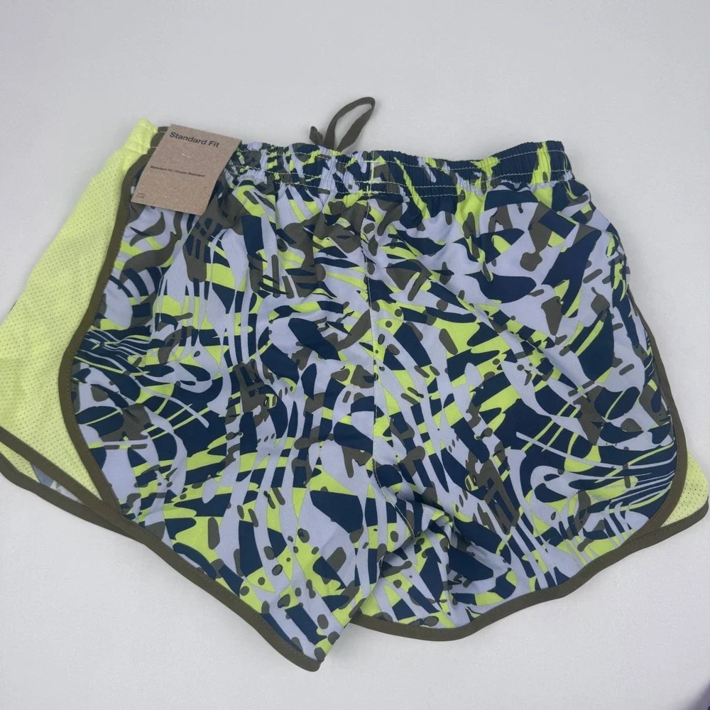 NEW Nike Youth Girls Medium Standard Fit Running Shorts Dri-Fit